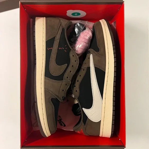 Jordan 1 Retro Low OG SP Travis Scott Mocha - Picture 2 of 5